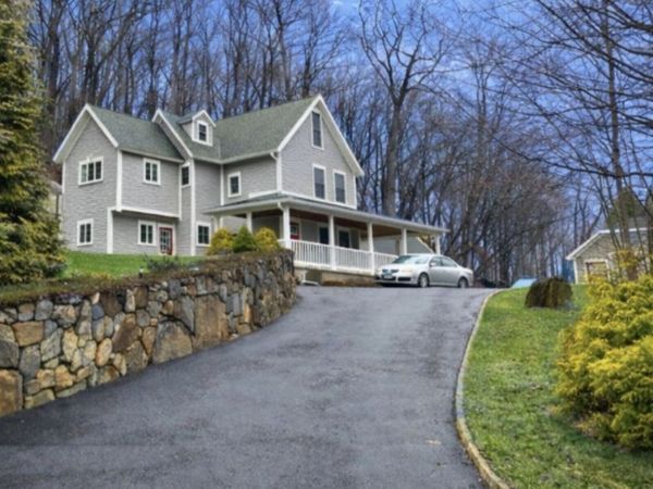 8 Woodside , Seymour, CT 06483