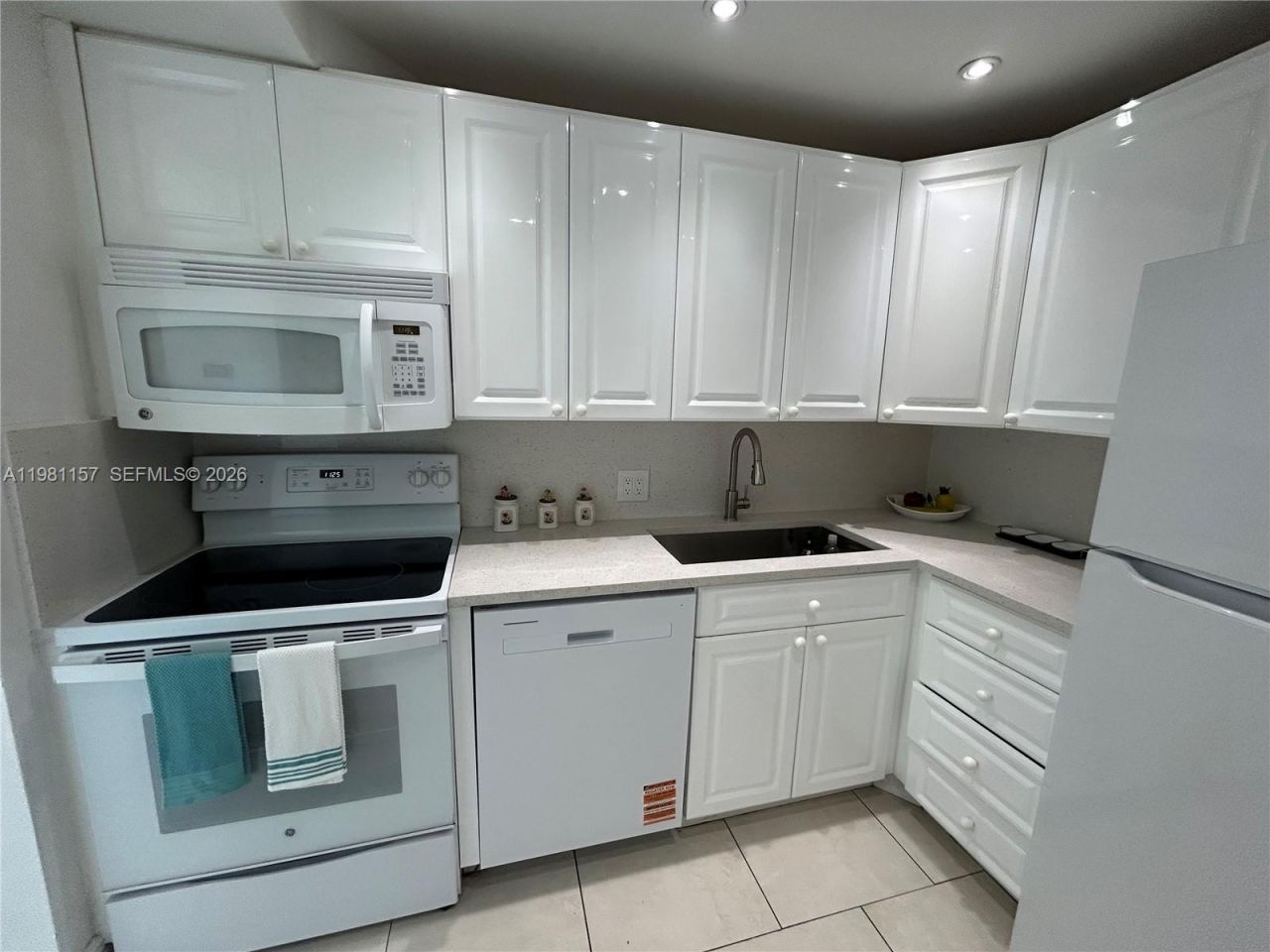 20301 W Country Club Dr, Unit 1224, Aventura, FL 33180 Photo