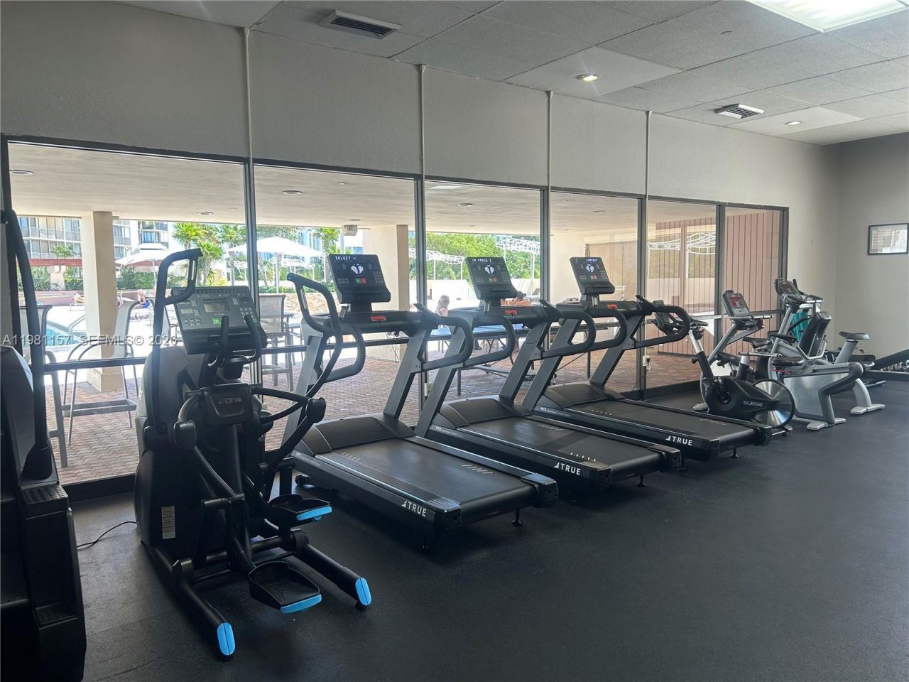 20301 W Country Club Dr, Unit 1224, Aventura, FL 33180 Photo