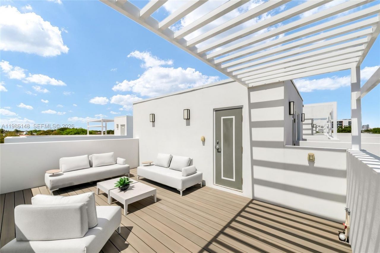 721 SW 11th Street , Unit A, Miami, FL 33129 Photo