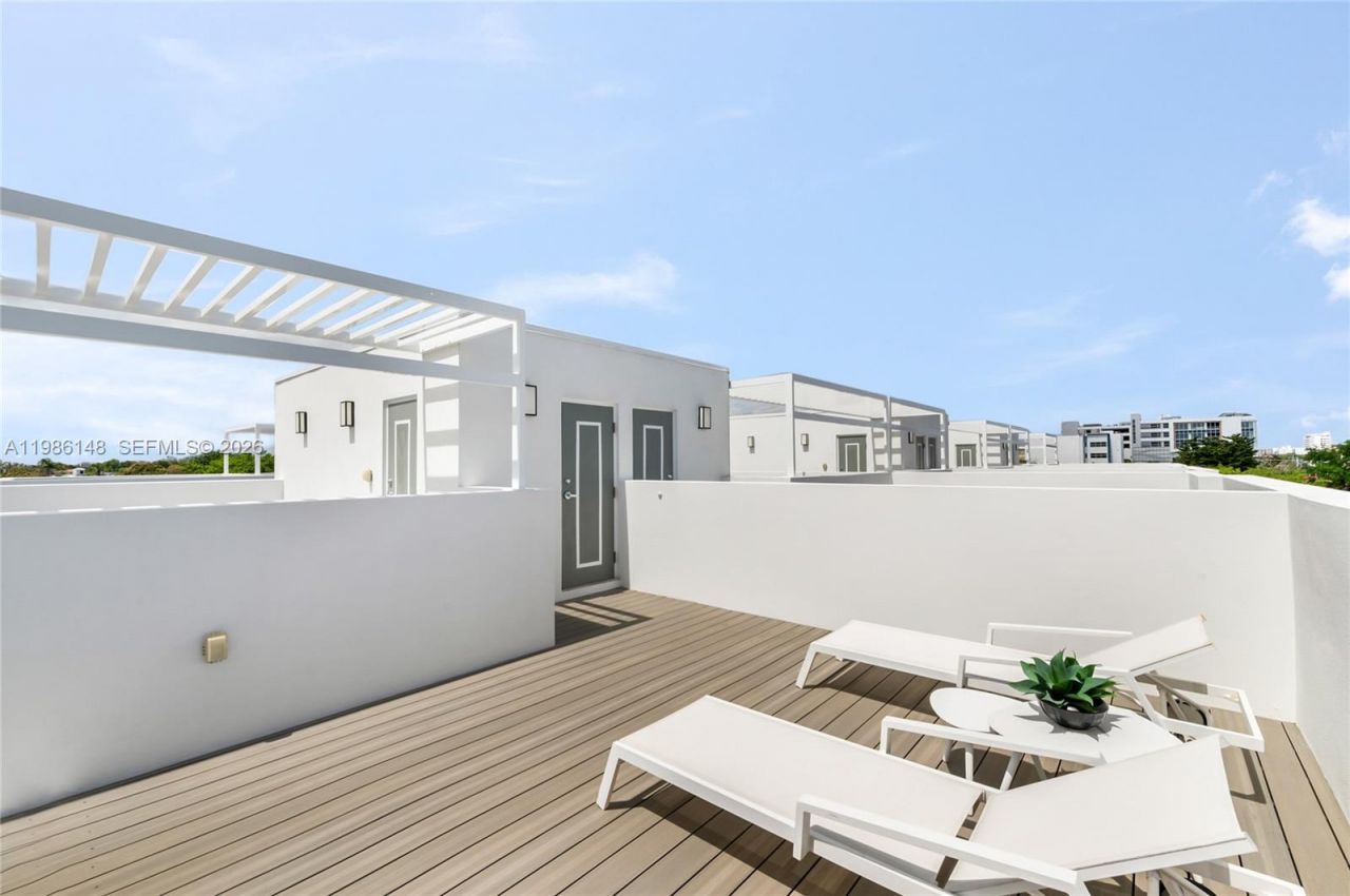 721 SW 11th Street , Unit A, Miami, FL 33129 Photo