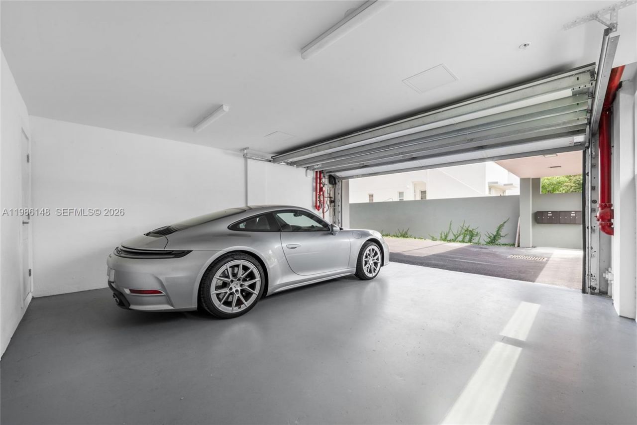 721 SW 11th Street , Unit A, Miami, FL 33129 Photo