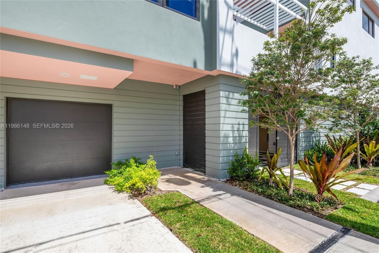 721 SW 11th Street , Unit A, Miami, FL 33129 Photo