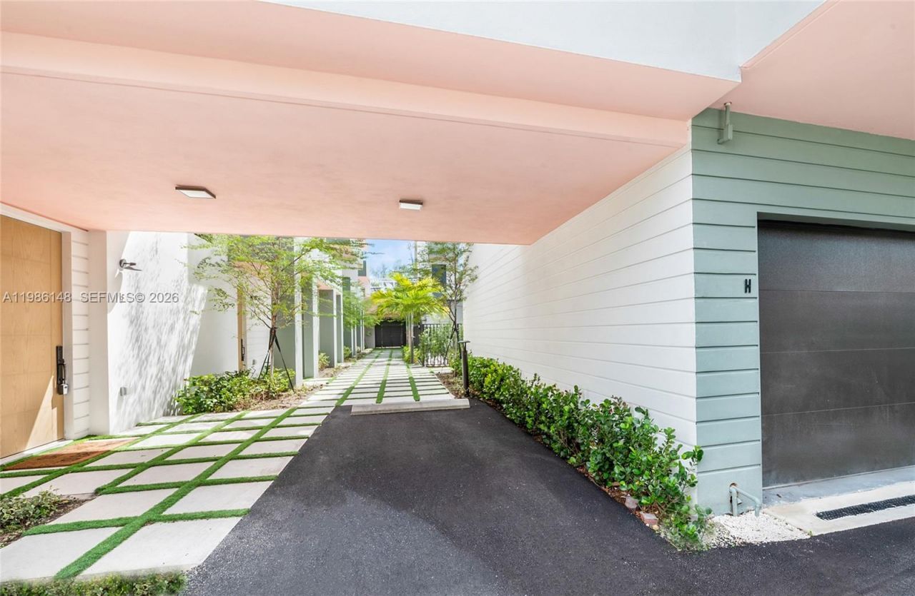 721 SW 11th Street , Unit A, Miami, FL 33129 Photo