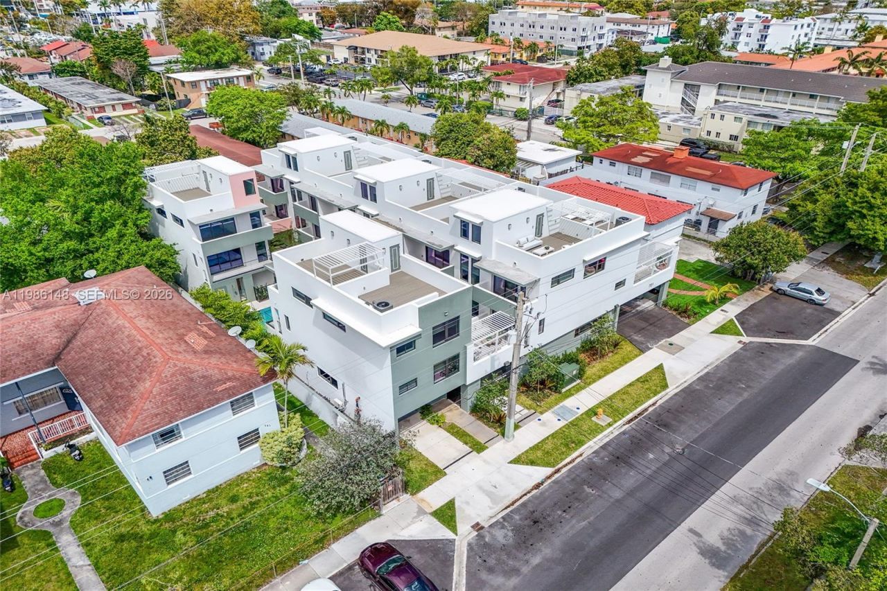 721 SW 11th Street , Unit A, Miami, FL 33129 Photo