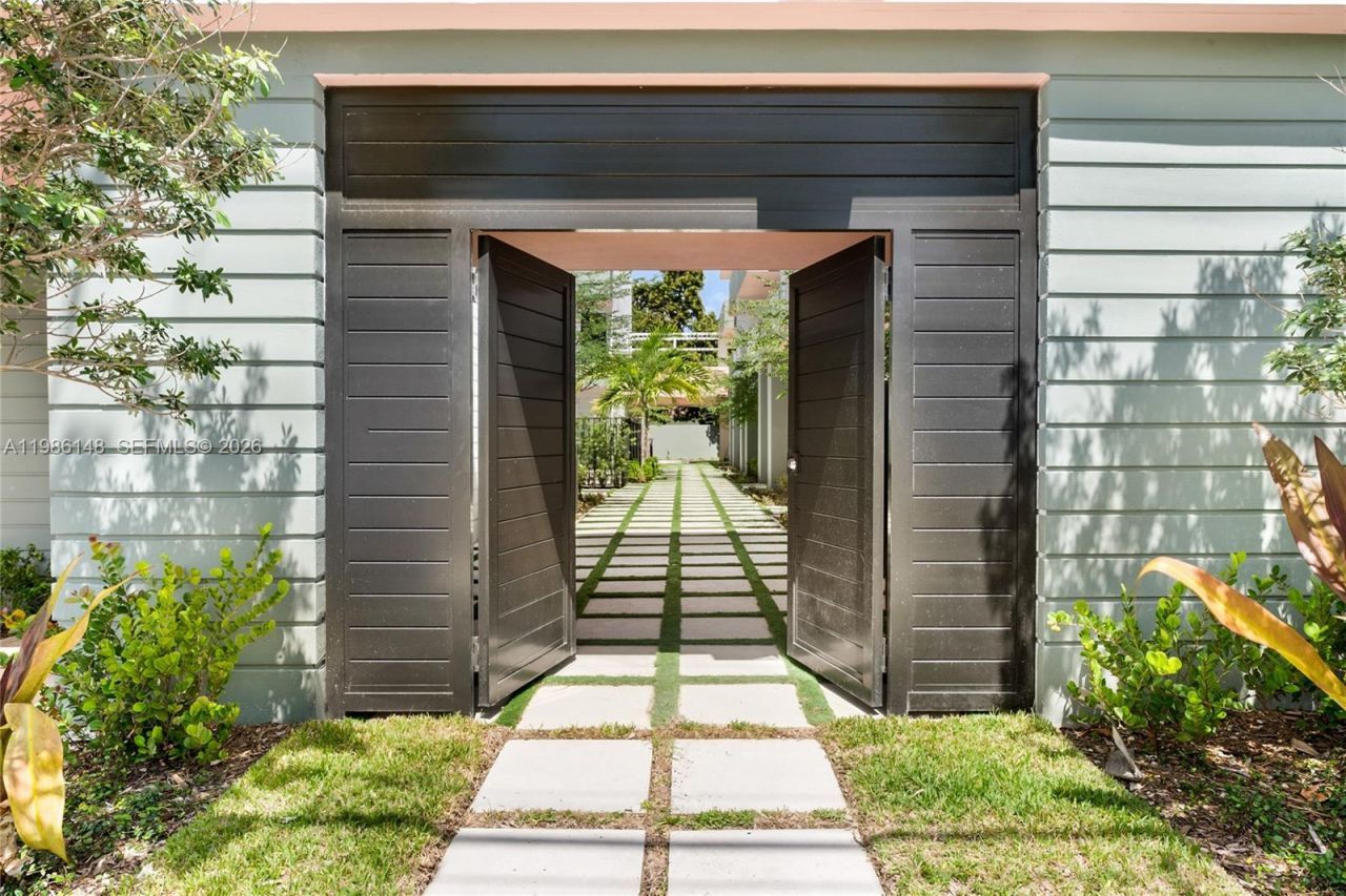 721 SW 11th Street , Unit A, Miami, FL 33129 Photo