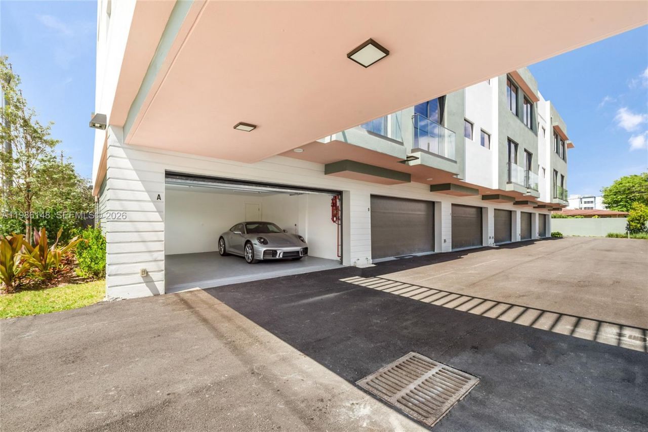 721 SW 11th Street , Unit A, Miami, FL 33129 Photo