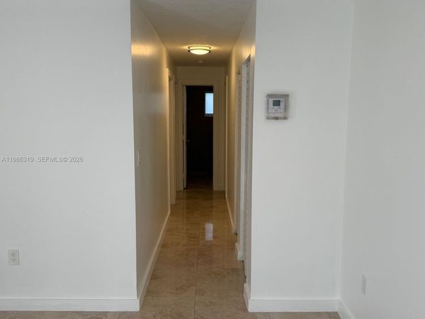 1781 NW 16th St , Miami, FL 33125