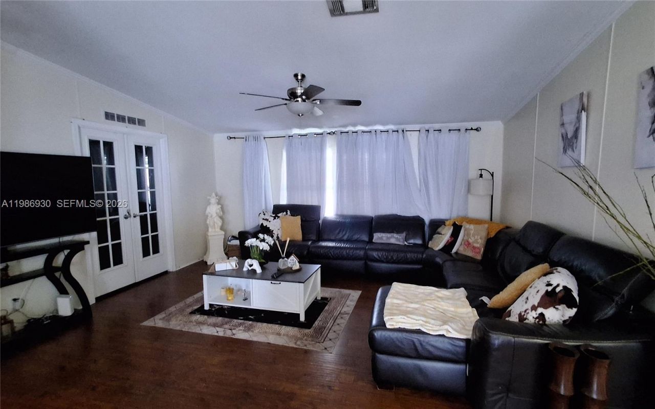 3240 SW 50 Ter , Davie, FL 33314 Photo