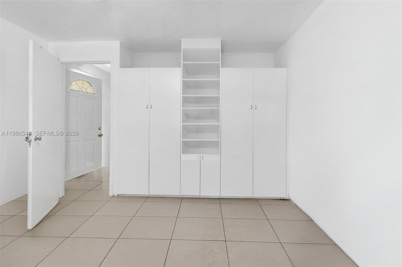 2900 NW 95th St, Miami, FL 33147 Photo