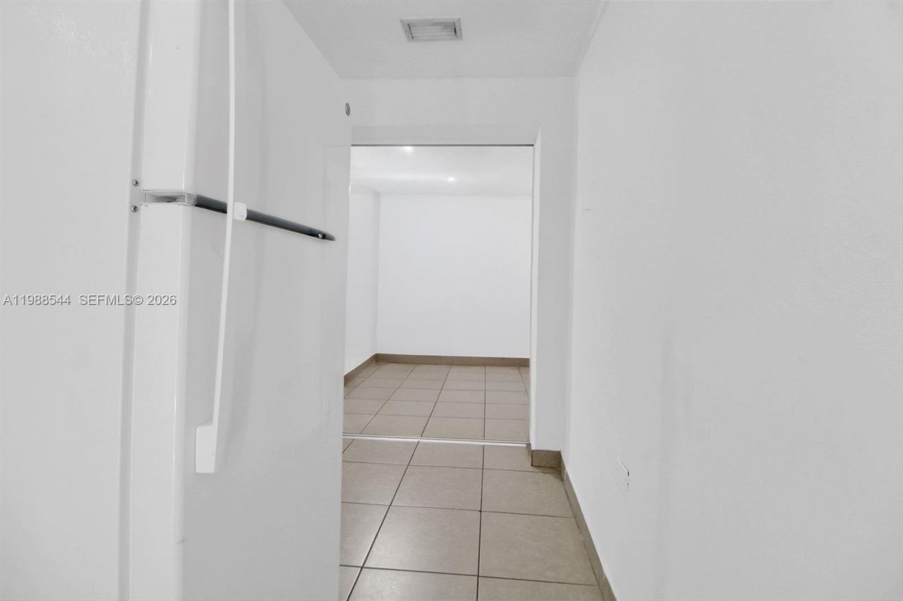 2900 NW 95th St, Miami, FL 33147 Photo