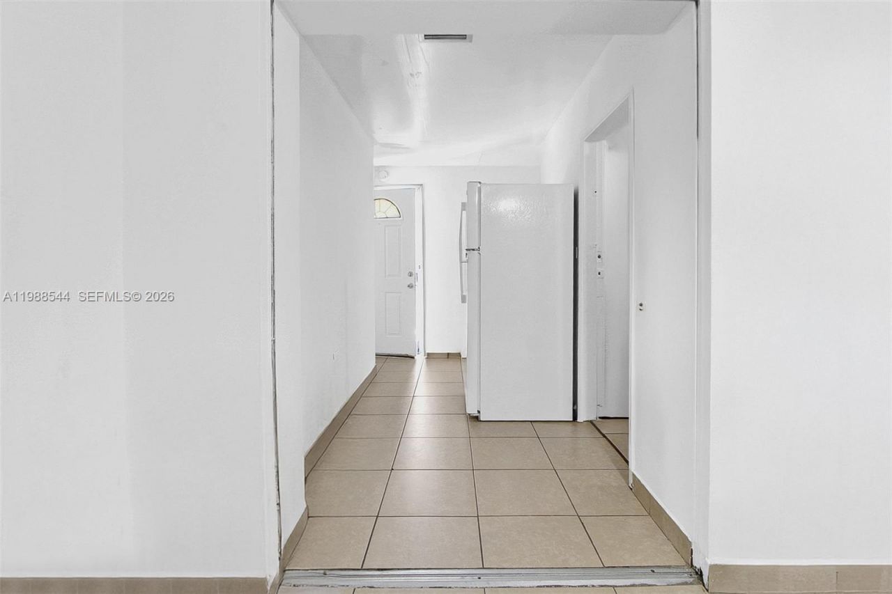 2900 NW 95th St, Miami, FL 33147 Photo