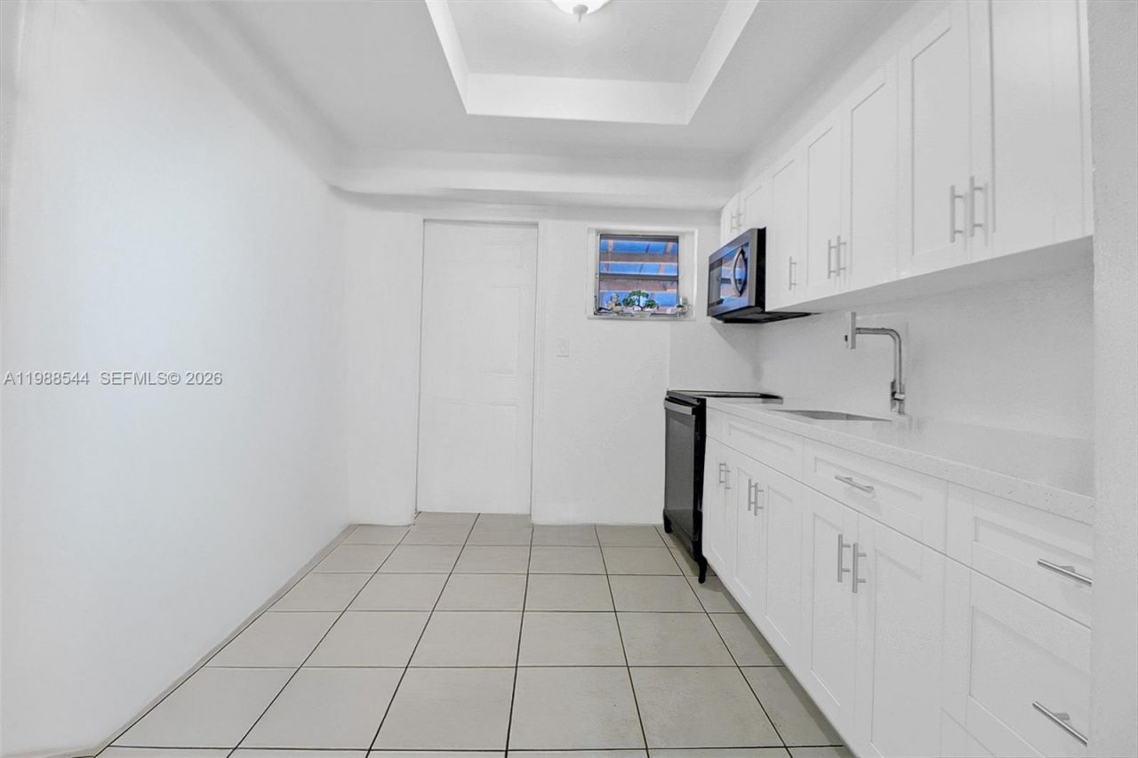 2900 NW 95th St, Miami, FL 33147 Photo