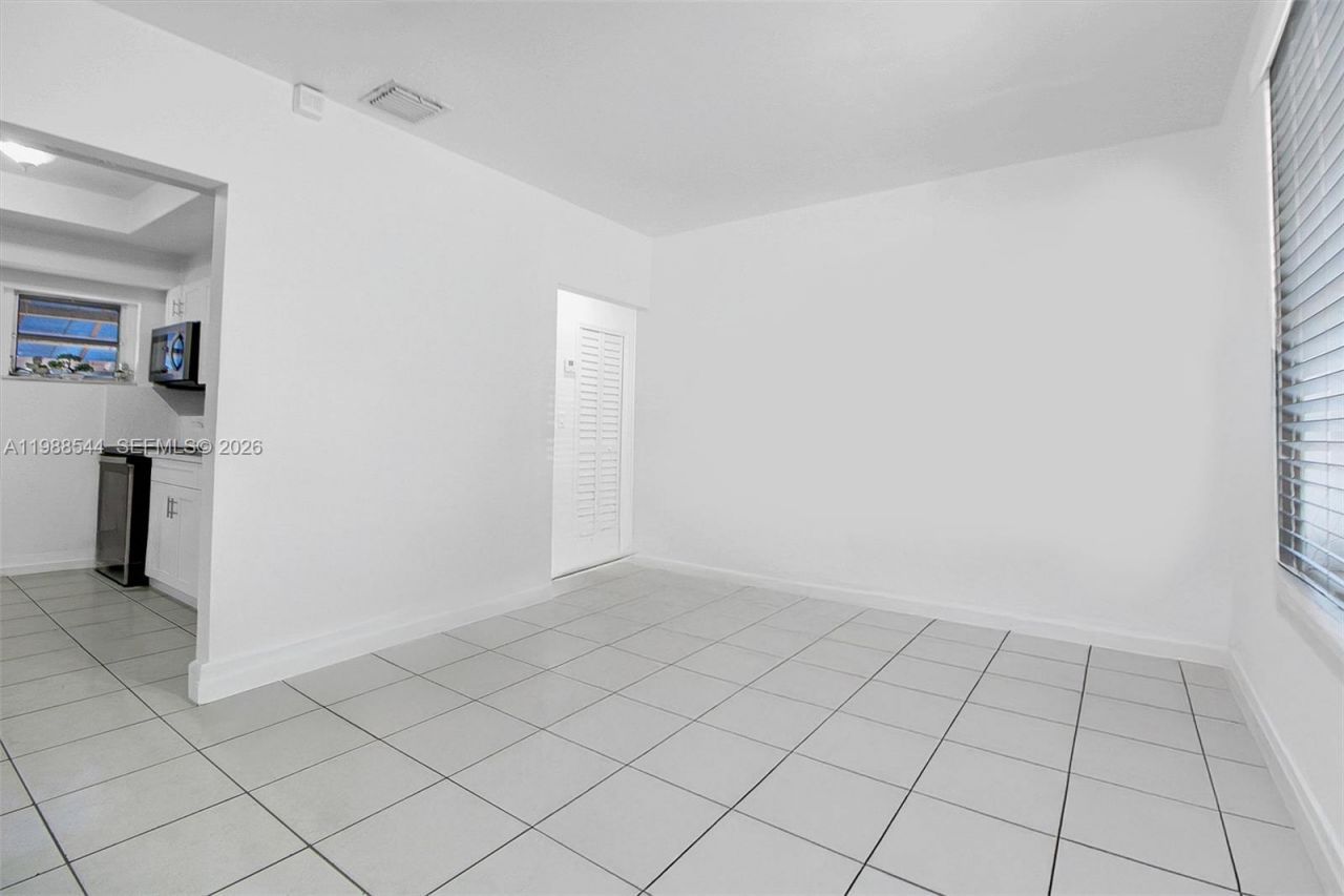 2900 NW 95th St, Miami, FL 33147 Photo