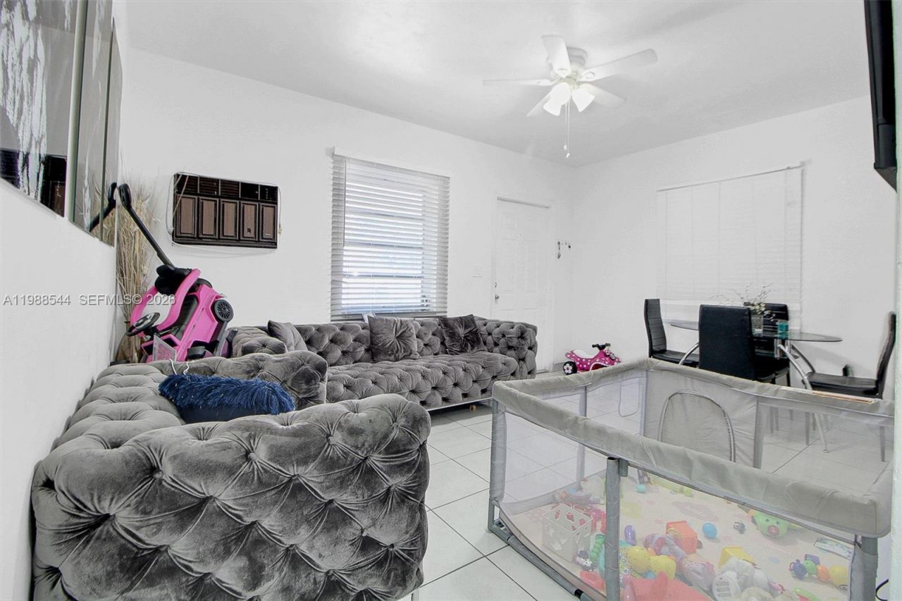 2900 NW 95th St, Miami, FL 33147 Photo