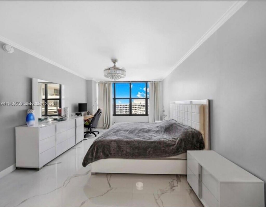 2500 Parkview Dr, Unit 2119, Hallandale Beach, FL 33009 Photo