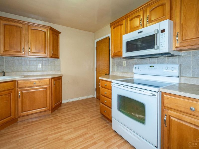 639 Storms Road, Kettering, OH 45429 Photo 12