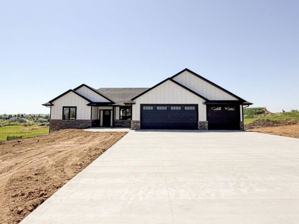 14368 Keegan Court, Dubuque, IA 52002