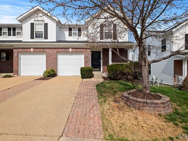 1266 Big Bend Crossing Drive, Manchester, MO 63088