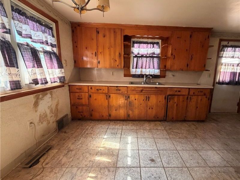 712 Mcdaniel Avenue , Minerva, OH 44657 Photo 4