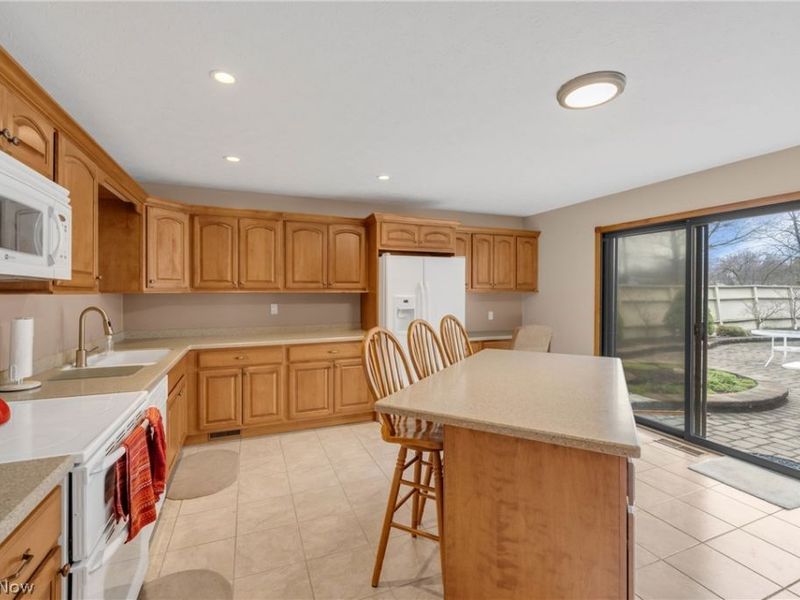 22137 Meadownorth Court, Strongsville, OH 44149 Photo 10