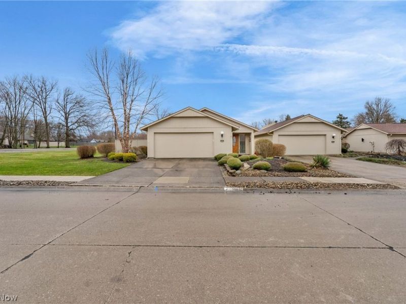 22137 Meadownorth Court, Strongsville, OH 44149 Photo 2