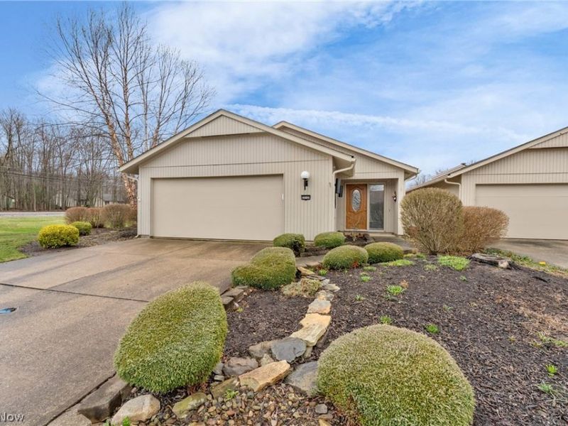 22137 Meadownorth Court, Strongsville, OH 44149 Photo 3