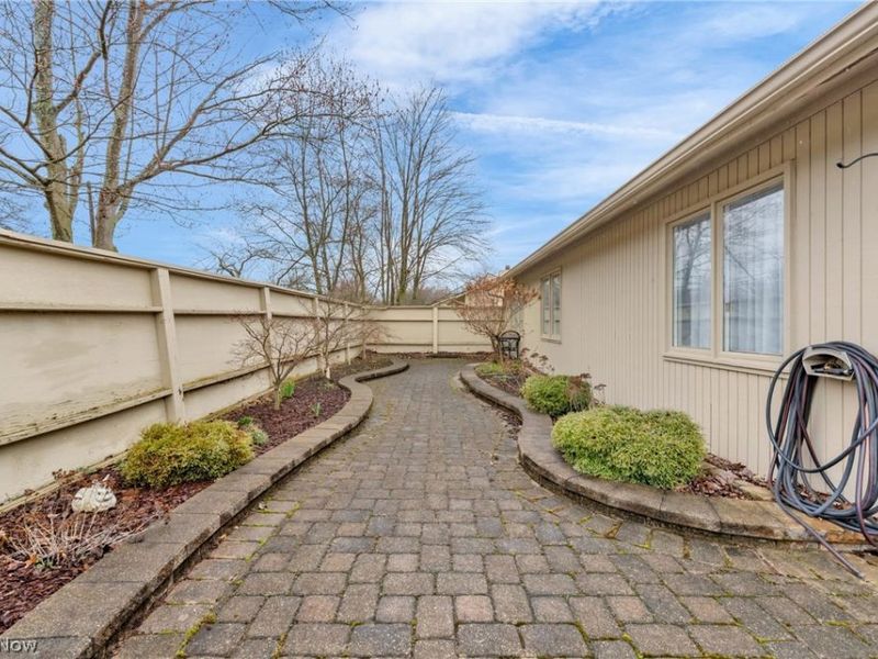 22137 Meadownorth Court, Strongsville, OH 44149 Photo 33