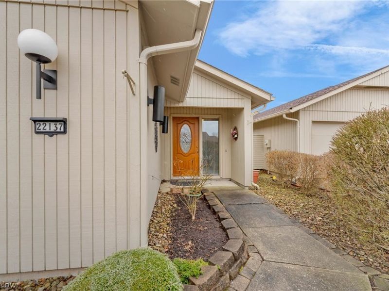 22137 Meadownorth Court, Strongsville, OH 44149 Photo 5