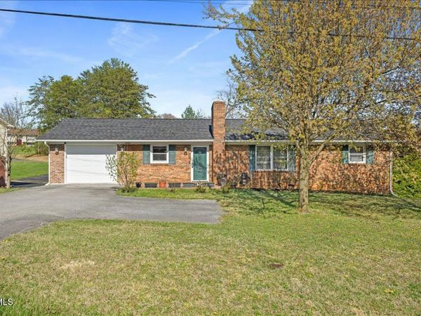 1605 Southwest Avenue, Johnson City, TN 37604