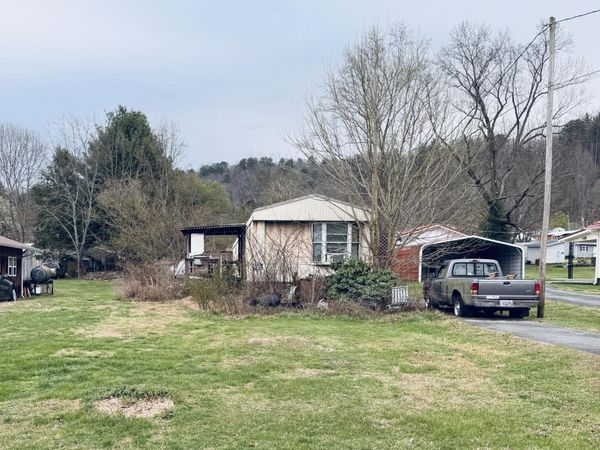 128 Parsley Street, Erwin, TN 37650