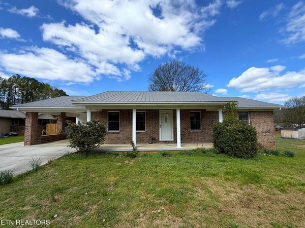 858 Burnett Drive , Newport, TN 37821