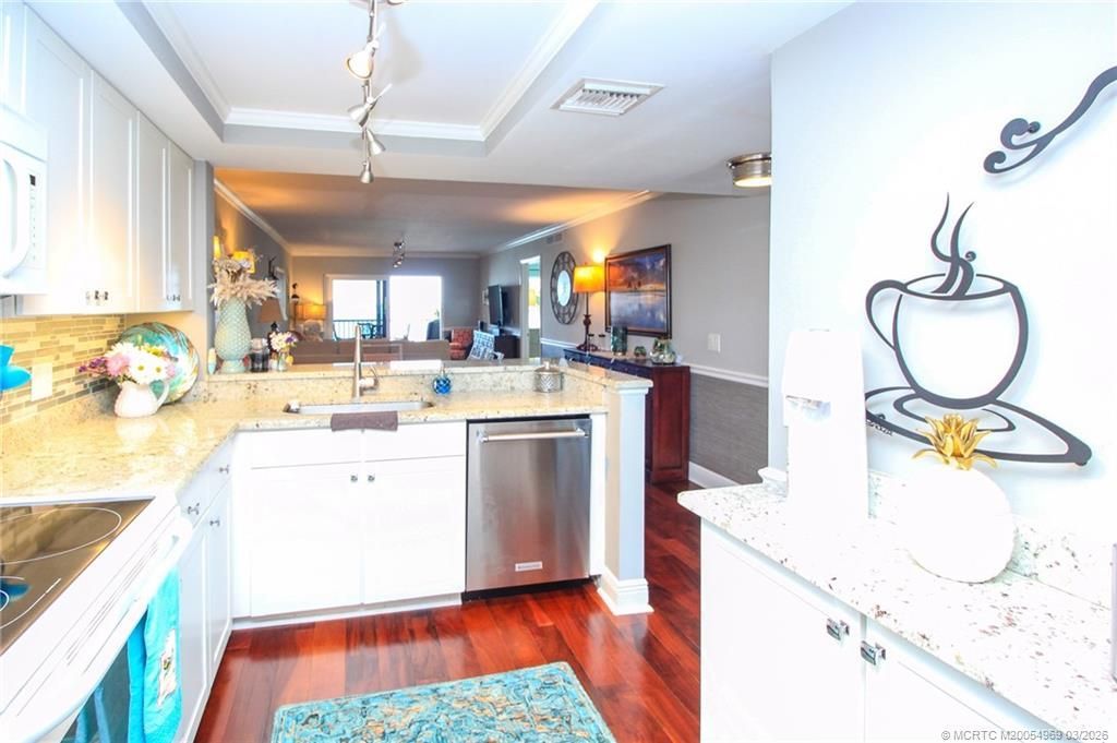 20 NE Plantation Road, Unit 204, Stuart, FL 34996 Photo