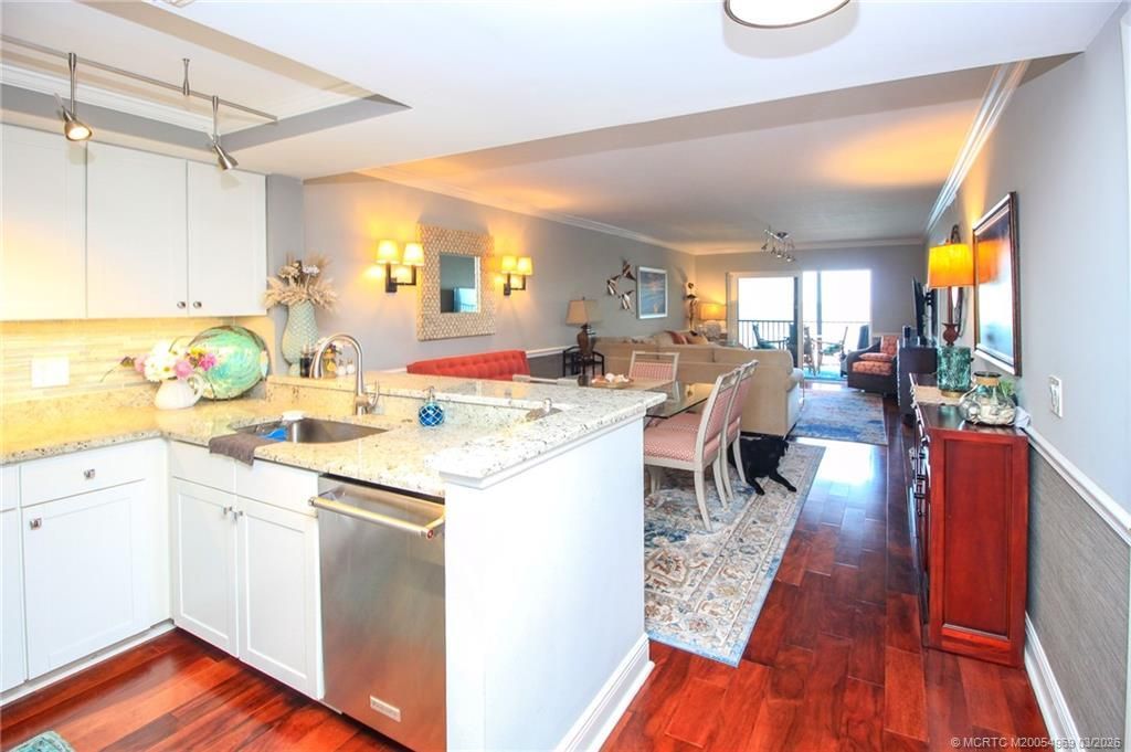 20 NE Plantation Road, Unit 204, Stuart, FL 34996 Photo