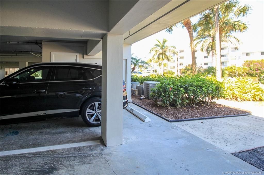 20 NE Plantation Road, Unit 204, Stuart, FL 34996 Photo