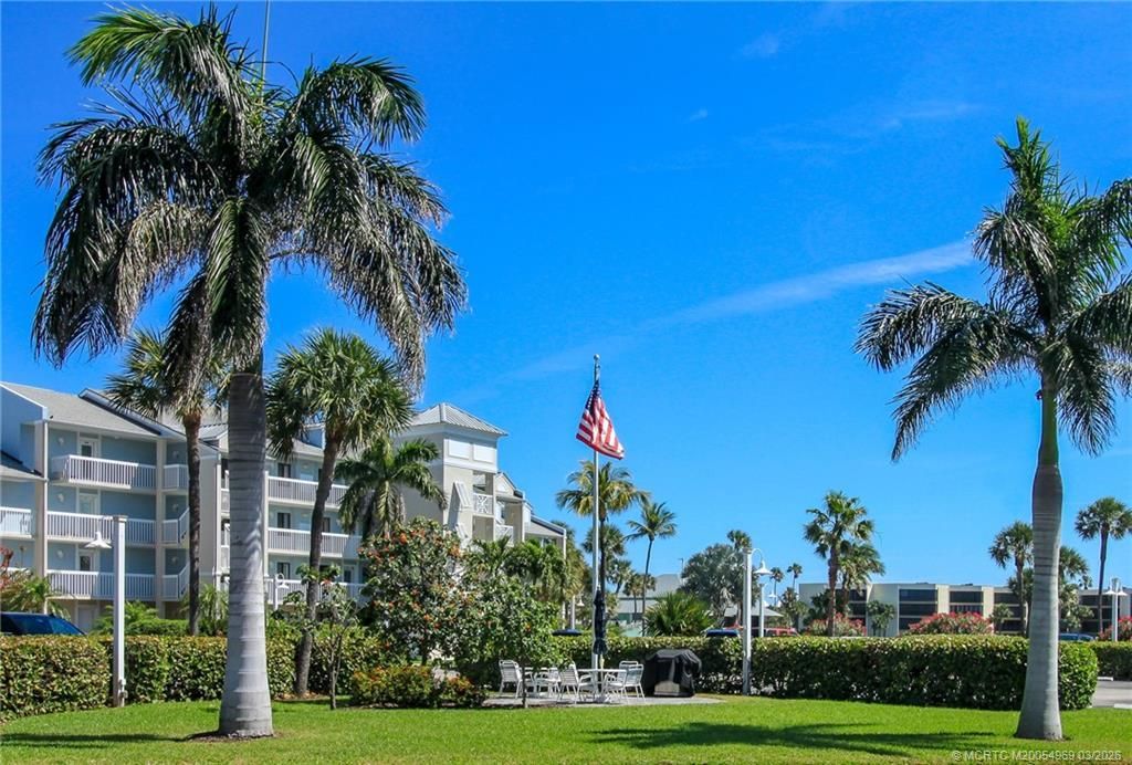 20 NE Plantation Road, Unit 204, Stuart, FL 34996 Photo