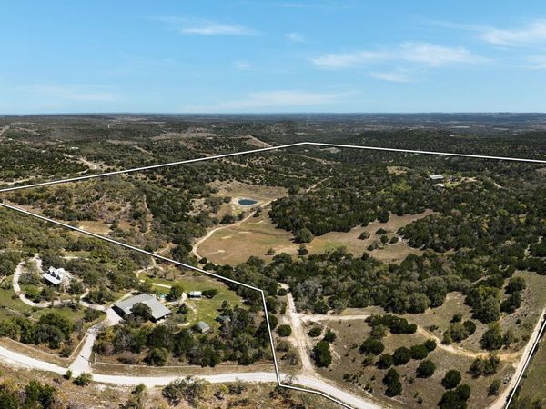 1716 Sanctuary LN, Blanco, TX 78606