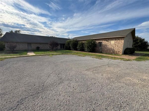 715 E Oklahoma Street, Carnegie, OK 73015