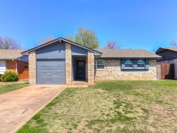 1035 NW 20th Street, Moore, OK 73160