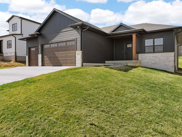 1609 38th Street SE, Cedar Rapids, IA 52403