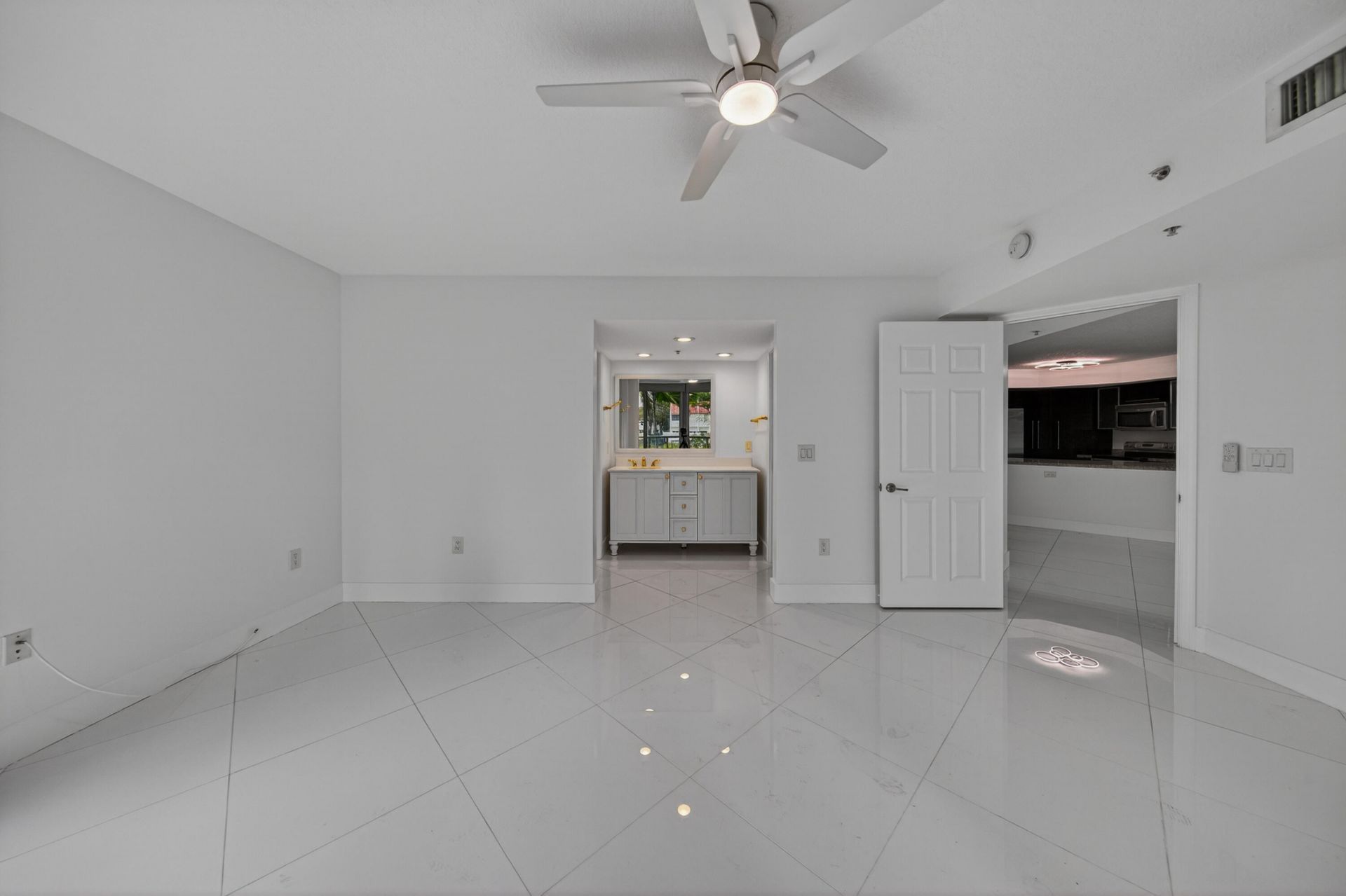900 SE 2nd Street, Unit 201, Fort Lauderdale, FL 33301 Photo