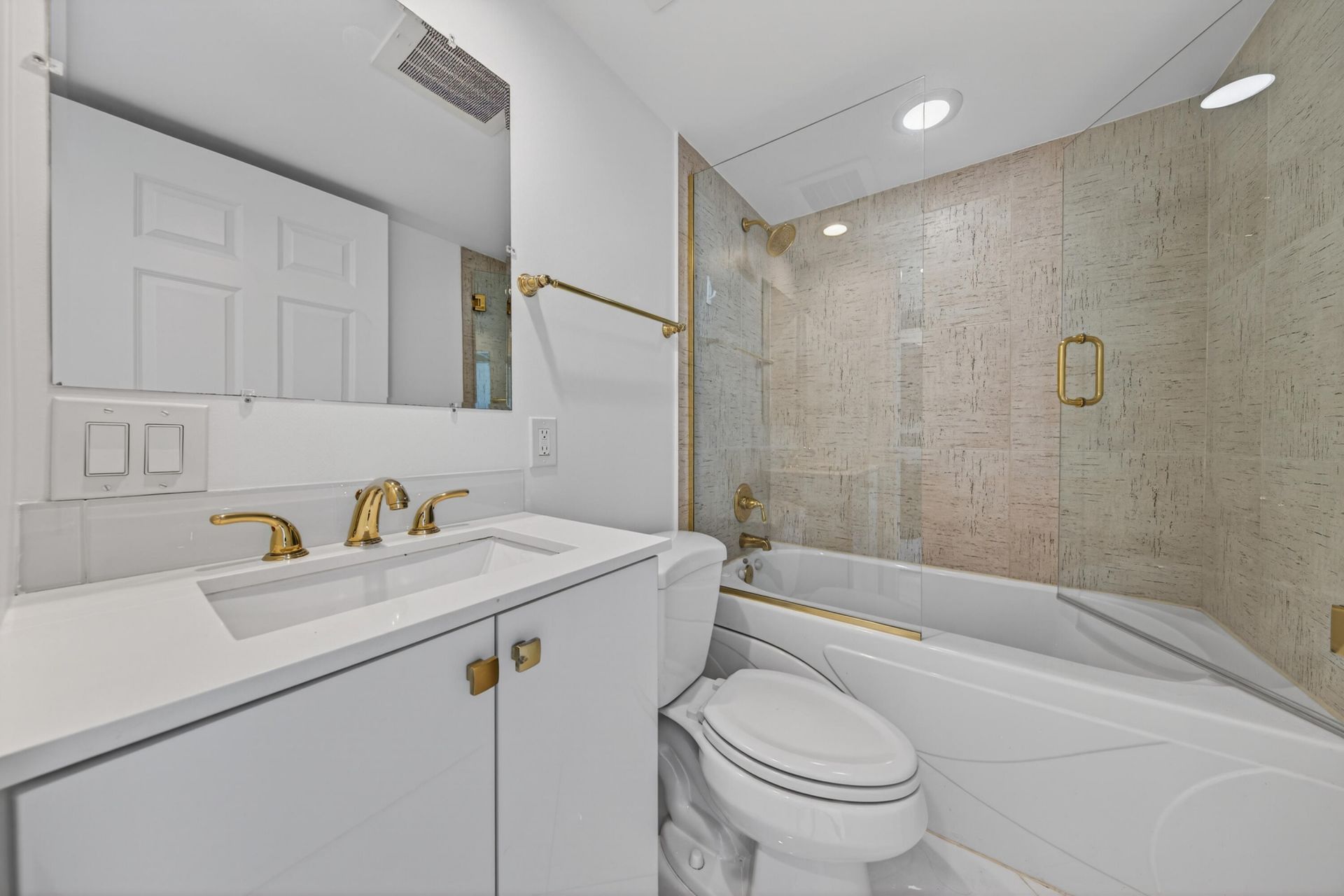 900 SE 2nd Street, Unit 201, Fort Lauderdale, FL 33301 Photo