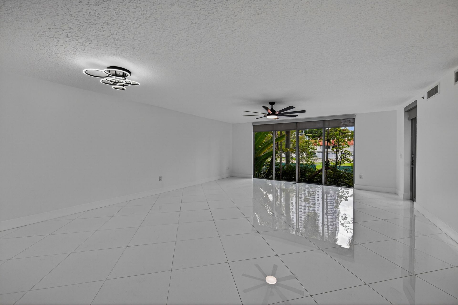 900 SE 2nd Street, Unit 201, Fort Lauderdale, FL 33301 Photo