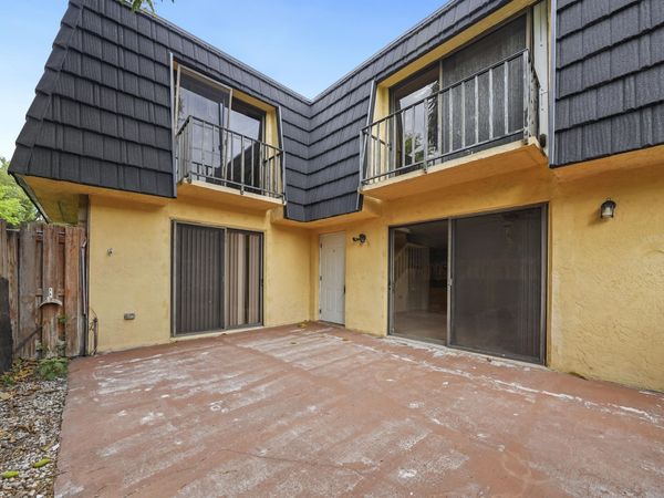 262 Woodland Road, Palm Springs, FL 33461