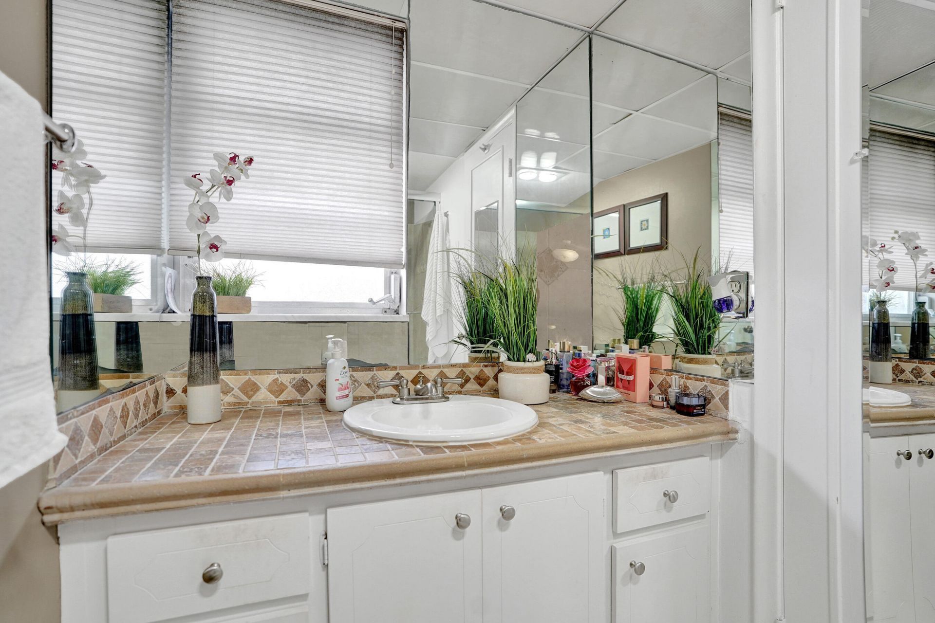 218 NE 12th Avenue, Unit 401, Hallandale Beach, FL 33009 Photo