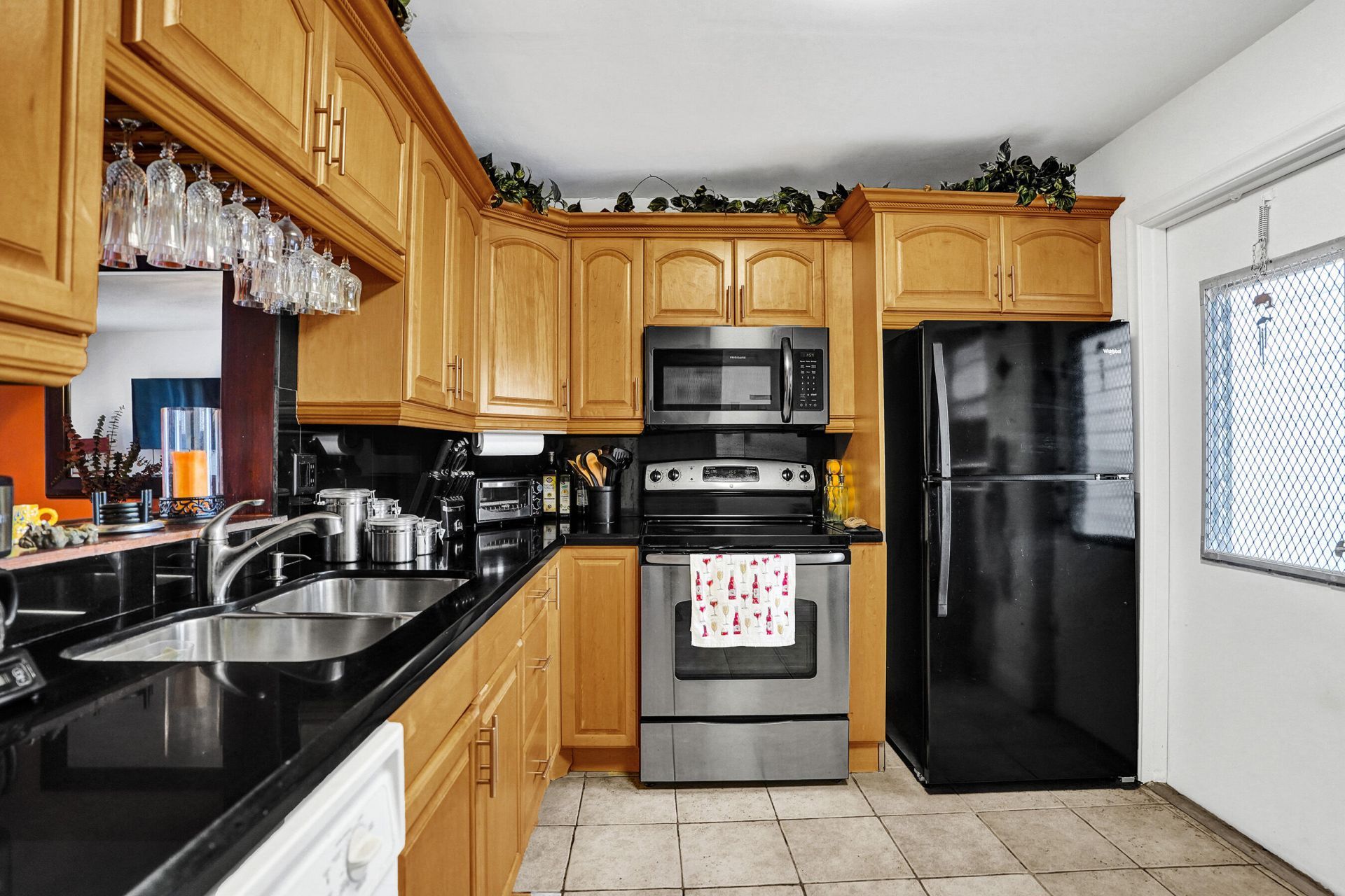 218 NE 12th Avenue, Unit 401, Hallandale Beach, FL 33009 Photo