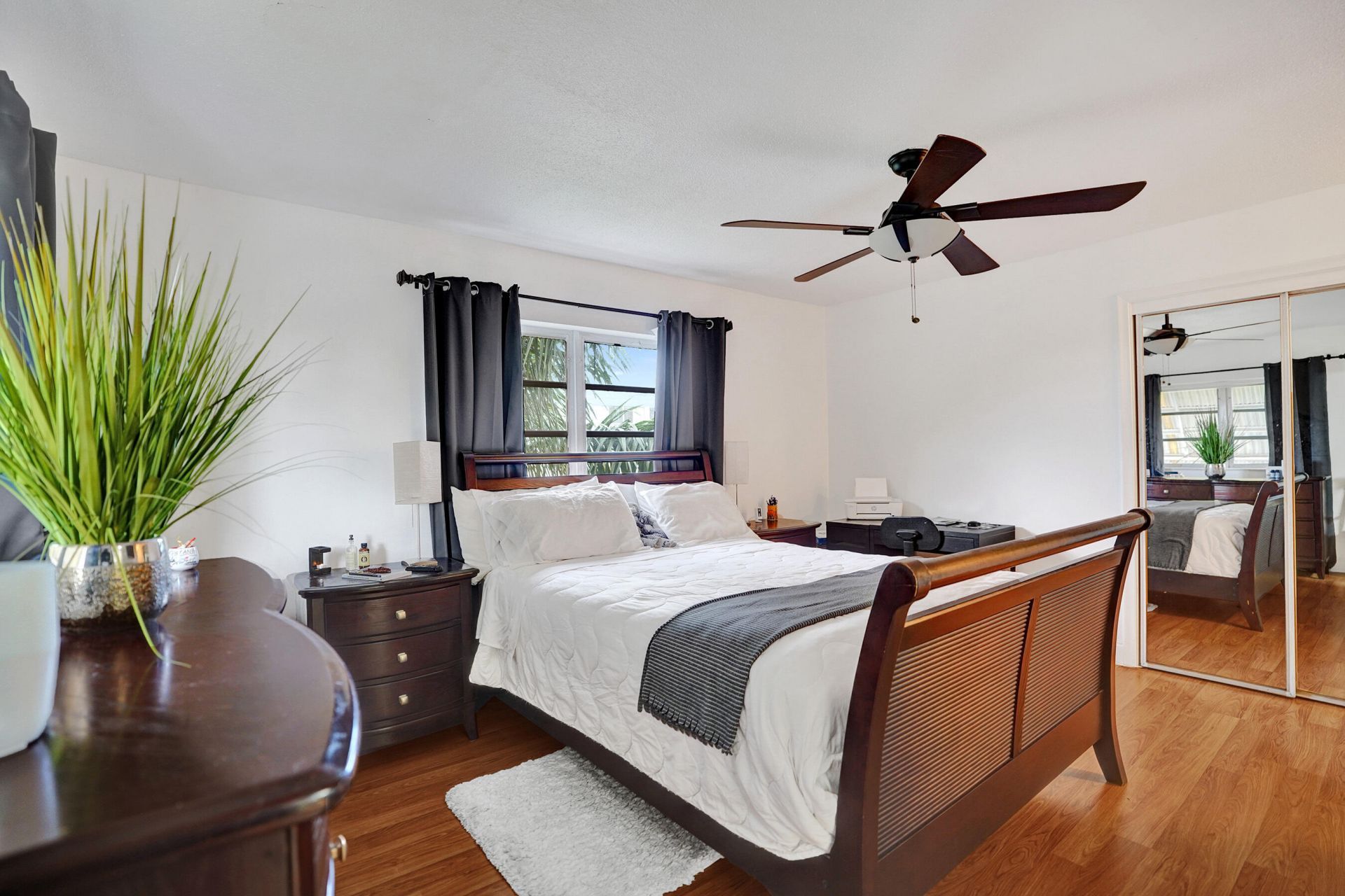 218 NE 12th Avenue, Unit 401, Hallandale Beach, FL 33009 Photo