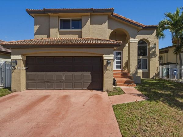 13237 NW 11th St, Miami, FL 33182