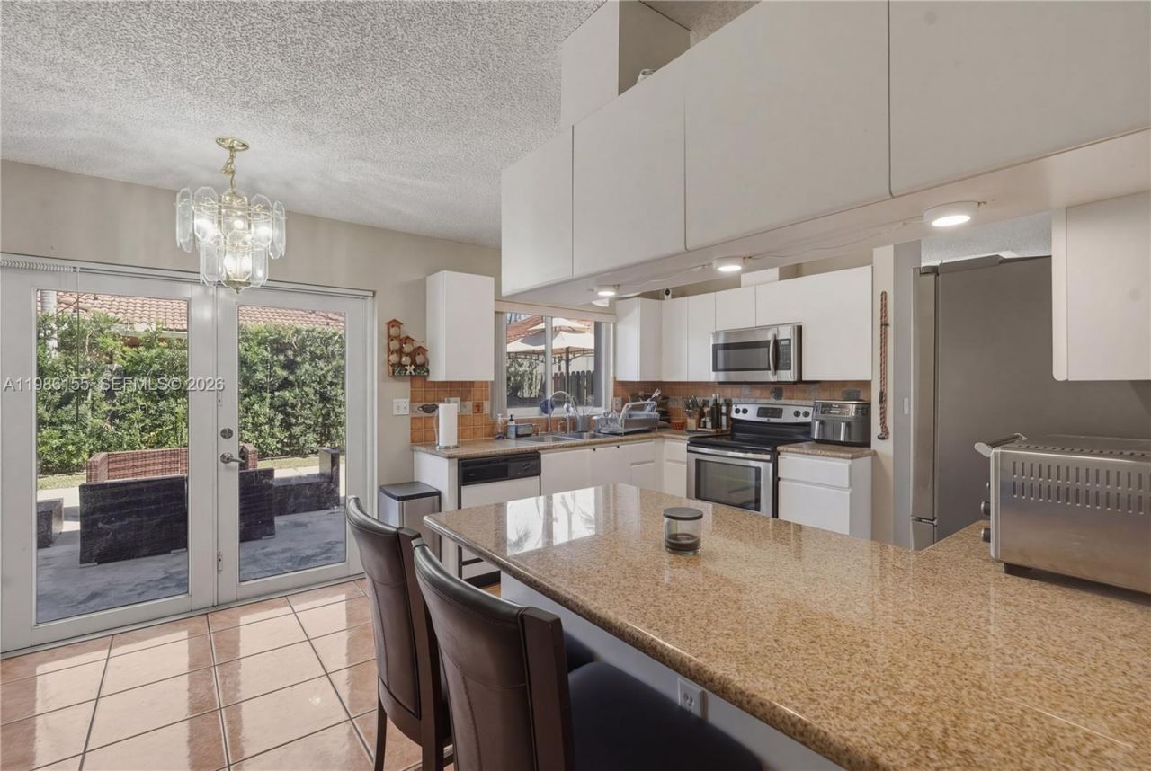 13237 NW 11th St, Miami, FL 33182 Photo