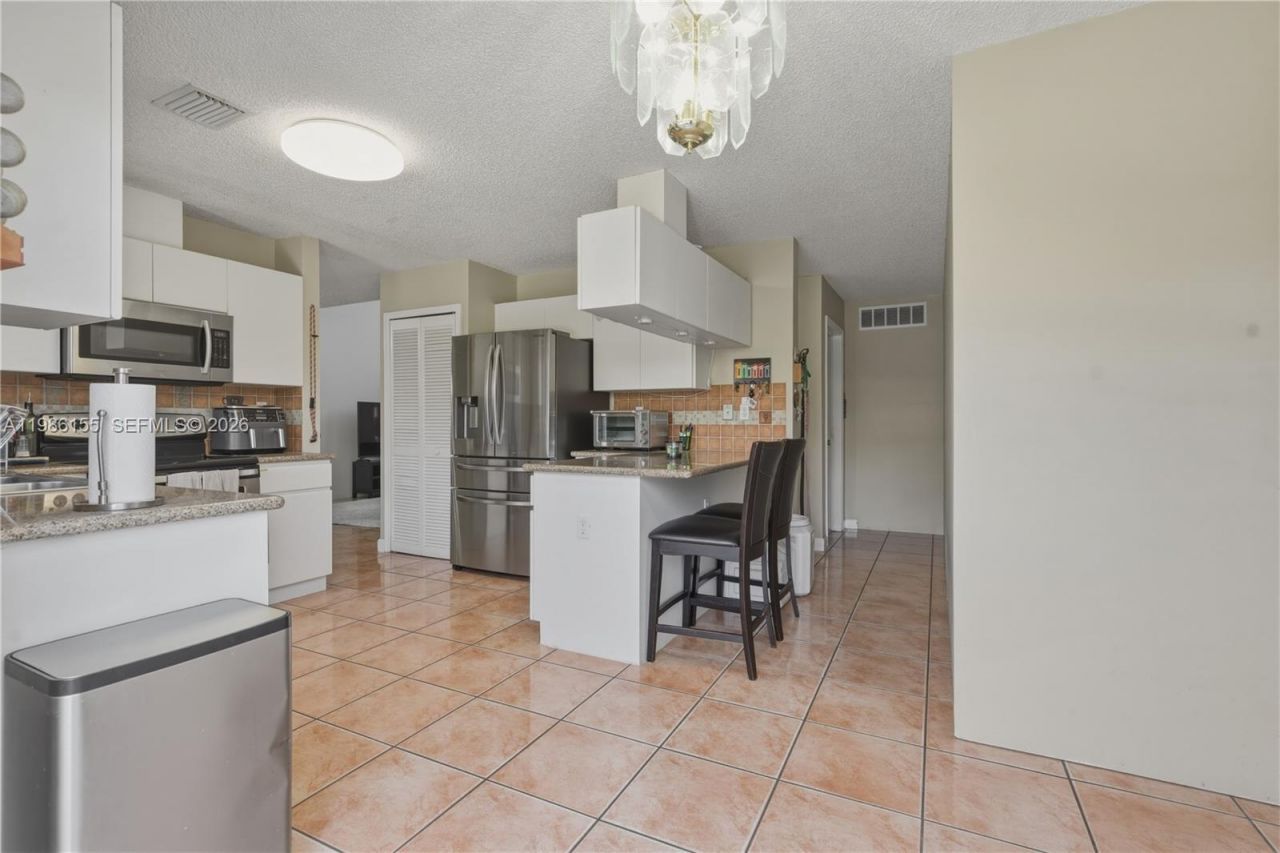 13237 NW 11th St, Miami, FL 33182 Photo